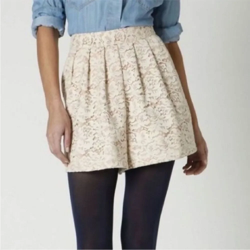 ANTHROPOLOGIE 6 Ivory Lace Pleated High Waisted Shorts Culotte Ballet Fairycore - Picture 2 of 16